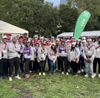 A group photo of UIC kinesiology volunteers at the 2023 Chicago Marathon
                  