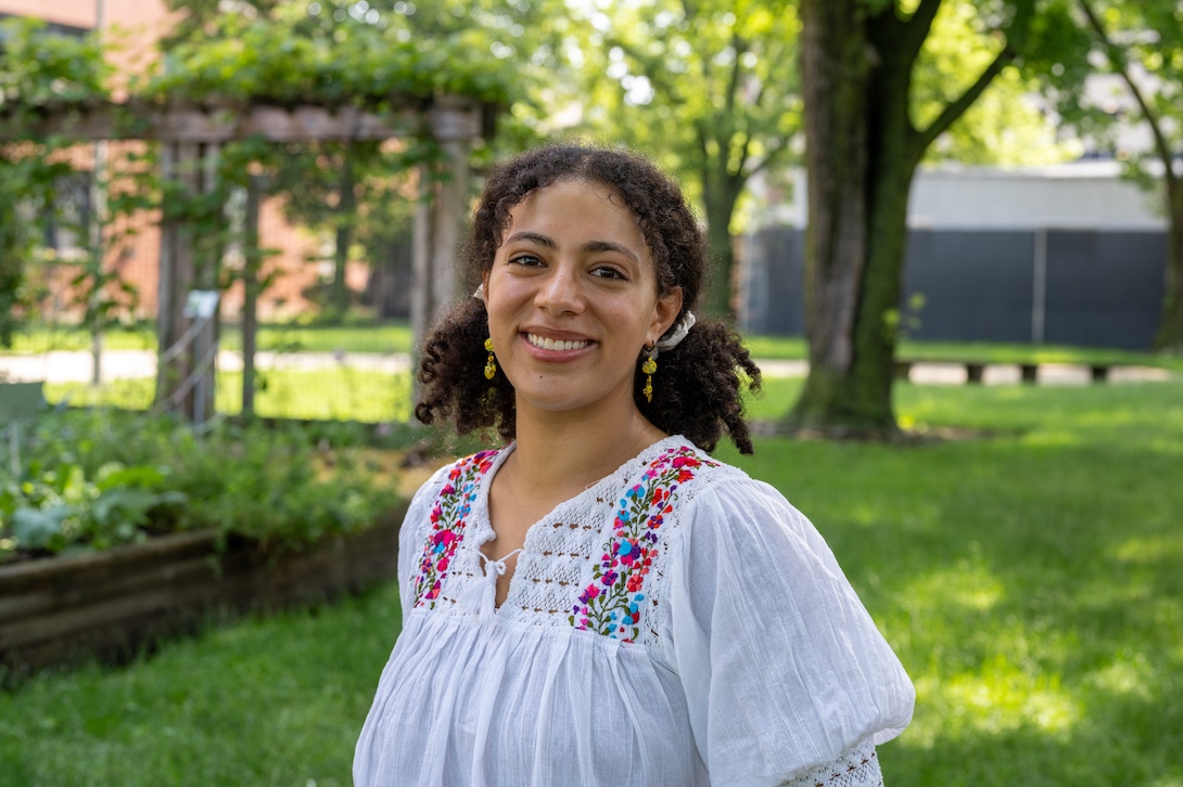 Izzy Ruiz headshot